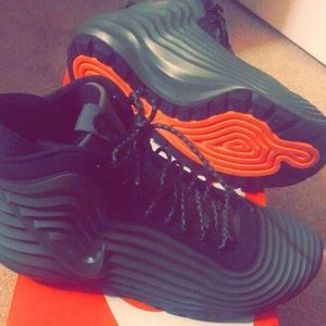 NIKE ACG Lunardome Sneakerboot